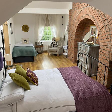 True Colours Apartment In Central Location Bangor  Kültér fotó