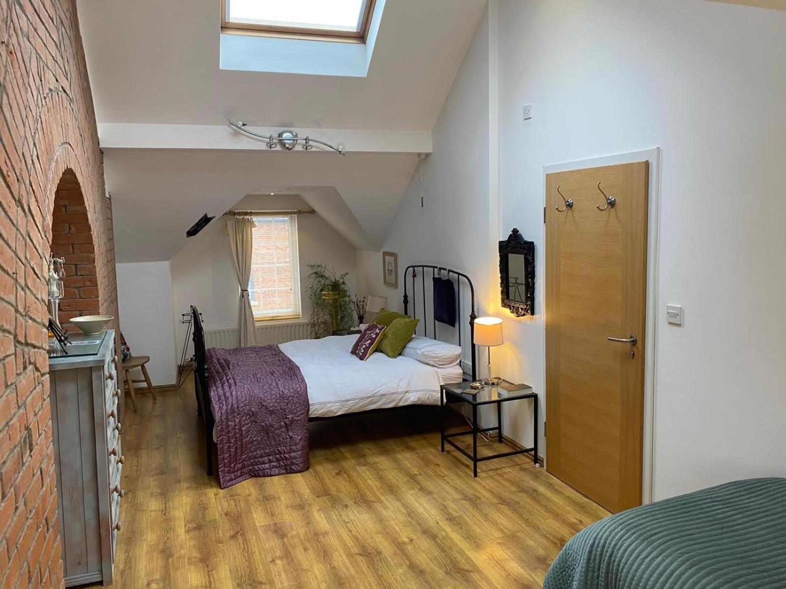 True Colours Apartment In Central Location Bangor  Kültér fotó