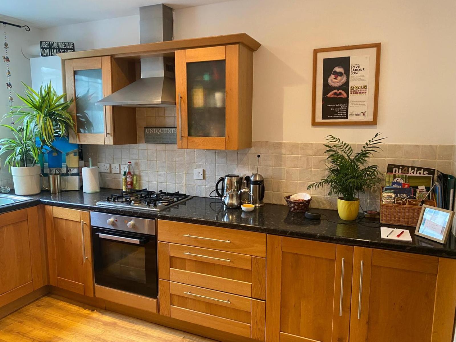 True Colours Apartment In Central Location Bangor  Kültér fotó